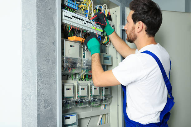 Best Electrical Outlet Repair  in Salisbury, MO